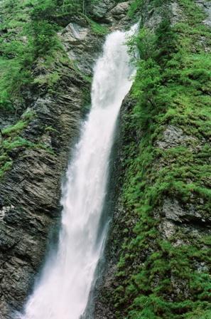 Natur-Wasserfall 2 (c) Birgit Hellmanns