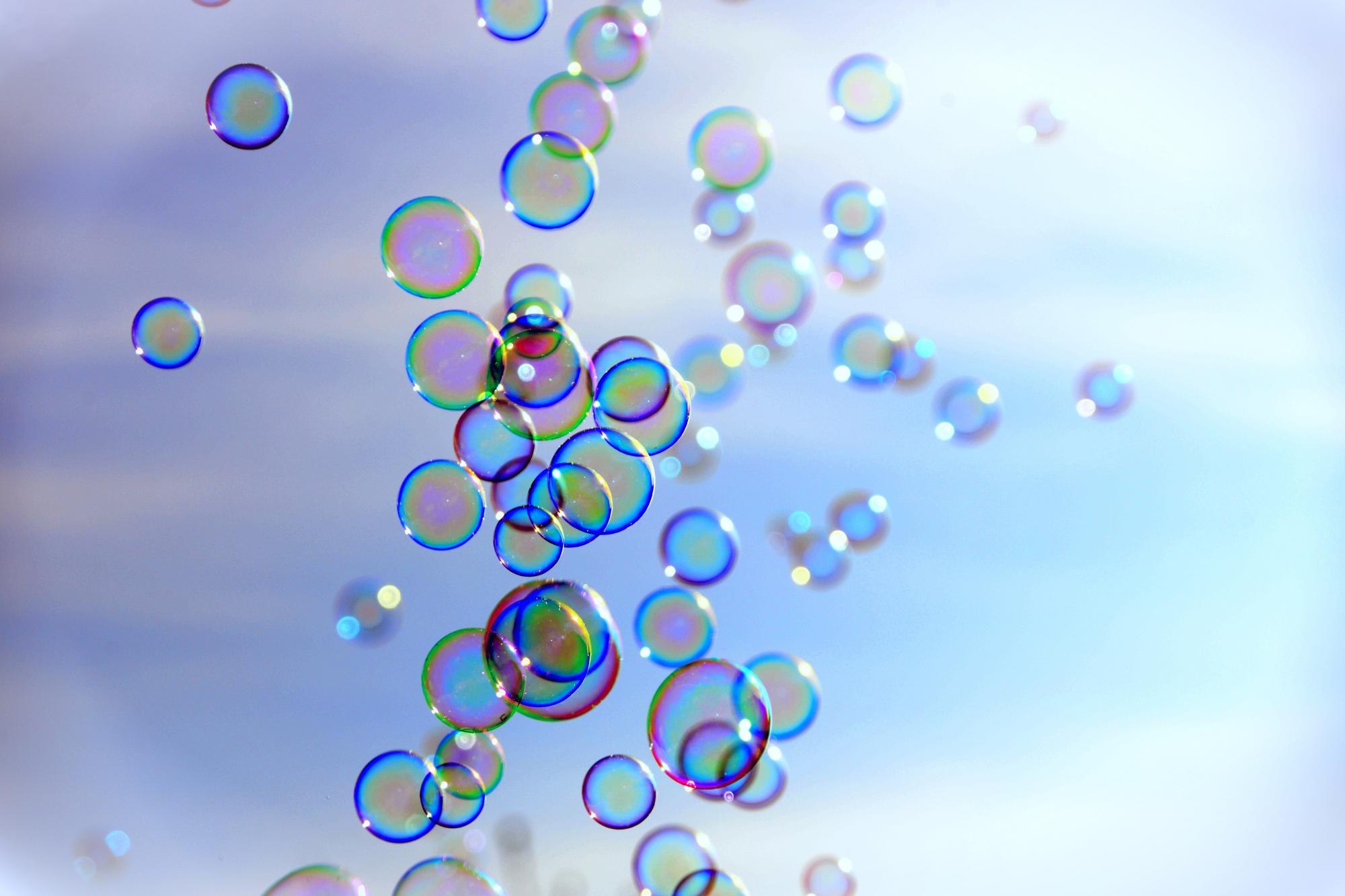 soap-bubbles-4134332_by_congerdesign_pixabay_pfarrbriefservice(1)